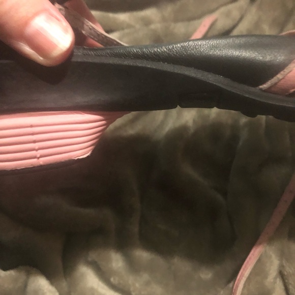 Size 8 DETNY sandal/walking shoe. - Picture 11 of 11